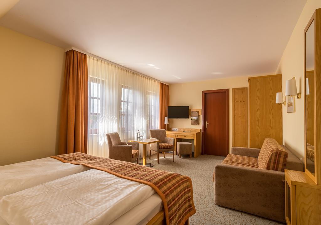 Deluxe Double Room,702633379:JPEG
